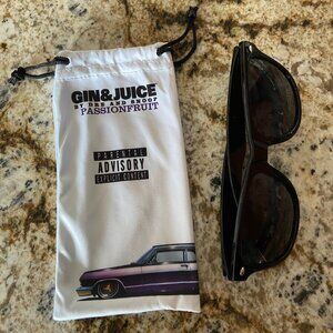 Gin & Juice by Dre and Snoop Black sunglasses and Soft branded microfiber pouch